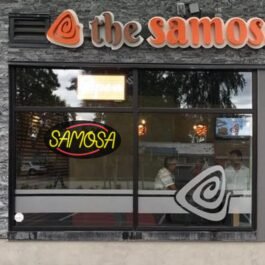 LED Samosa Neon Sign, 16″x8″