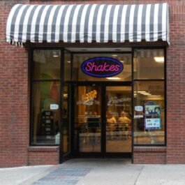 LED Shakes Neon Sign, 16″x8″