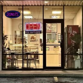 LED Donuts Neon Sign, 16″x8″