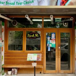 LED Banh Mi Neon Sign, 20″x10″
